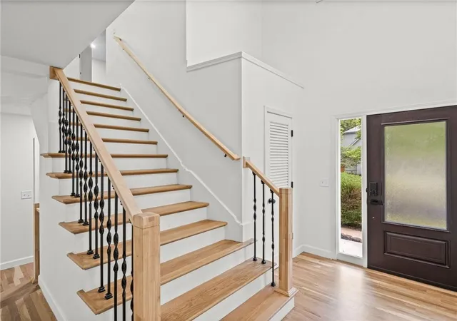 Photo 4 of Single family home for sale at 8206 Alden St, Lenexa, KS 66215 | MLS# 2647249 | Listing updated on 2026-10-17