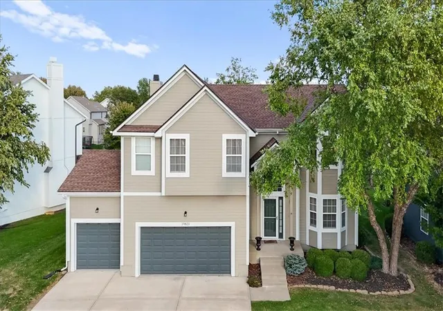 Photo 1 of Single family home for sale at 19821 W 96th Terrace, Lenexa, KS 66220 | MLS# 2647251 | Listing updated on 2026-10-16