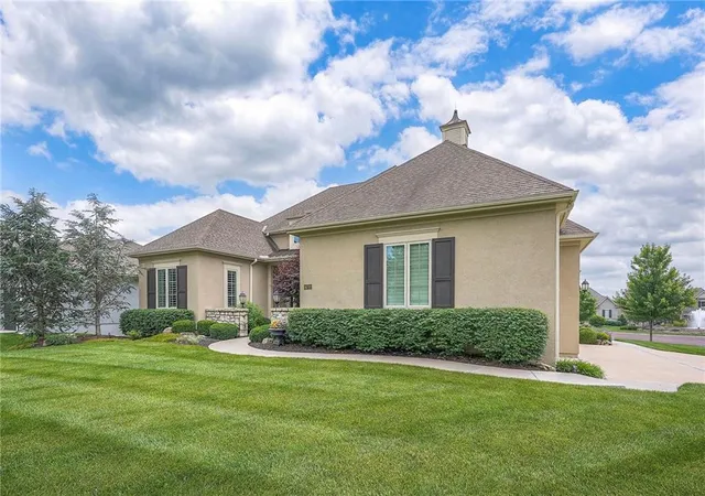 Photo 3 of Single family home for sale at 16700 Stearns St, Overland Park, KS 66221 | MLS# 2647255 | Listing updated on 2026-10-21