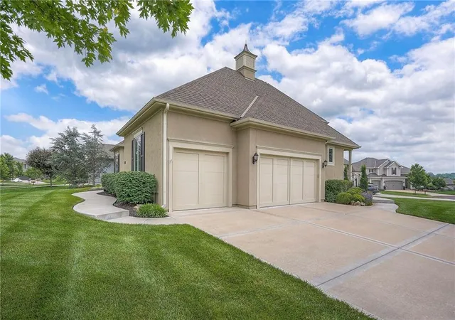Photo 3 of Single family home for sale at 16700 Stearns St, Overland Park, KS 66221 | MLS# 2647255 | Listing updated on 2026-10-21