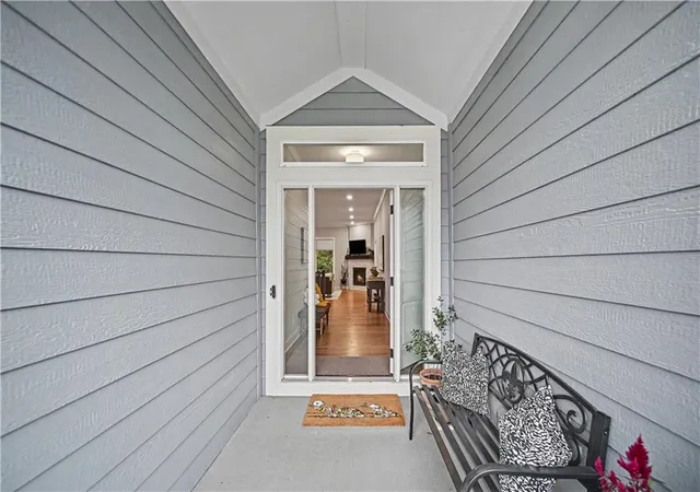 Photo 3 of Sale Pending at 3204 Sw Arbor Sound Dr, Lees Summit, MO 64082 | MLS# 2647257 | Listing updated on 2026-10-19