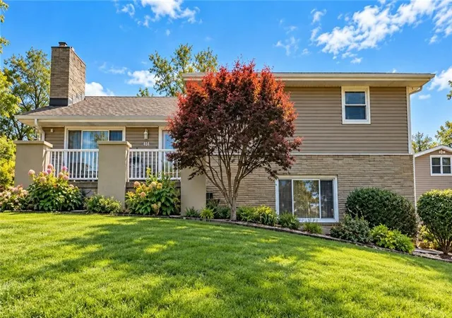 Single family home for sale at 414 Benton Dr, Saint Joseph, MO 64504 | MLS# 2647258