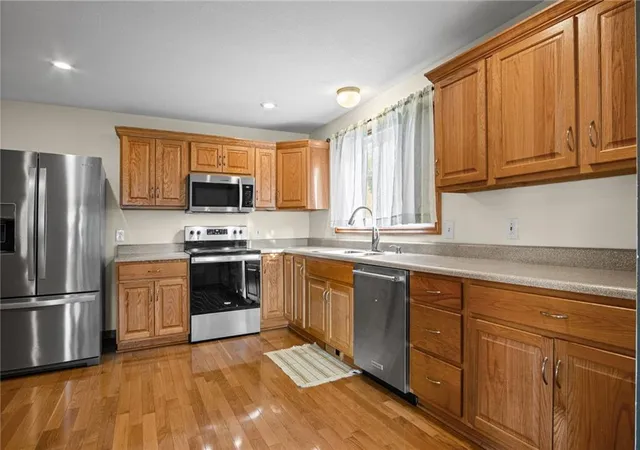 Photo 3 of Single family home for sale at 414 Benton Dr, Saint Joseph, MO 64504 | MLS# 2647258 | Listing updated on 2026-10-28