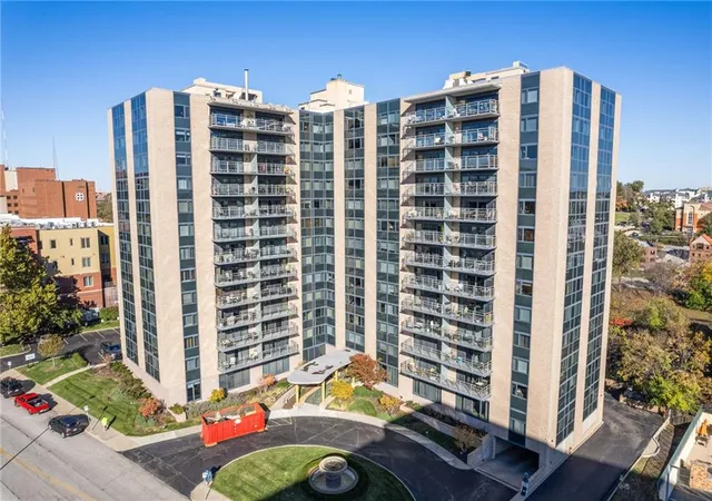 Photo 1 of Condo for sale at 4545 Wornall Rd #1109, Kansas City, MO 64111 | MLS# 2647259 | Listing updated on 2026-10-20