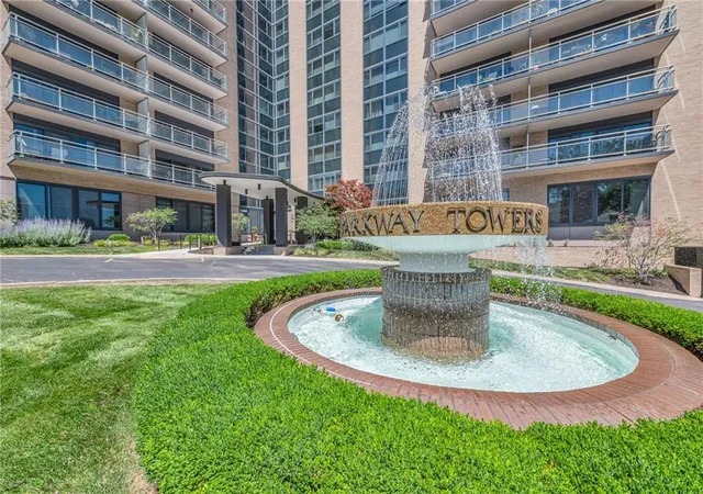 Photo 3 of Condo for sale at 4545 Wornall Rd #1109, Kansas City, MO 64111 | MLS# 2647259 | Listing updated on 2026-10-20