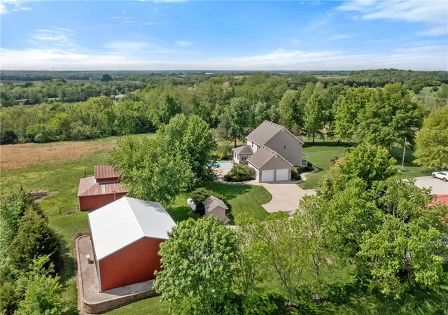 Photo 3 of Single family home for sale at 35559 Metcalf Rd, Louisburg, KS 66053 | MLS# 2647260 | Listing updated on 2026-10-17