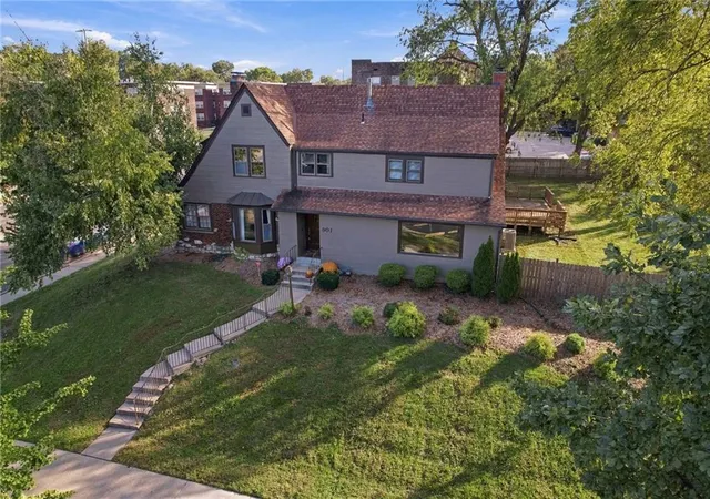 Photo 2 of Single family home for sale at 801 Valentine Rd, Kansas City, MO 64111 | MLS# 2647261 | Listing updated on 2026-10-24