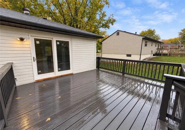 Photo 4 of Single family home for sale at 816 Oxford Dr, Blue Springs, MO 64015 | MLS# 2647263 | Listing updated on 2026-10-20