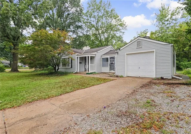 Photo 1 of Single family home for sale at 8932 E 66th Street, Raytown, MO 64133 | MLS# 2647266 | Listing updated on 2026-10-19