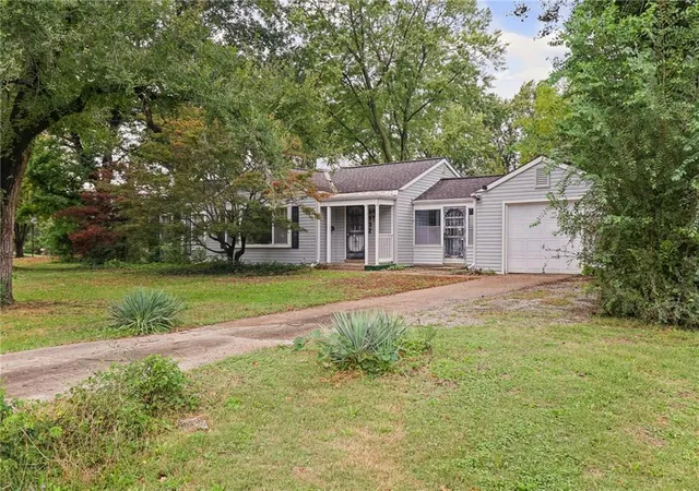 Photo 3 of Single family home for sale at 8932 E 66th Street, Raytown, MO 64133 | MLS# 2647266 | Listing updated on 2026-10-19