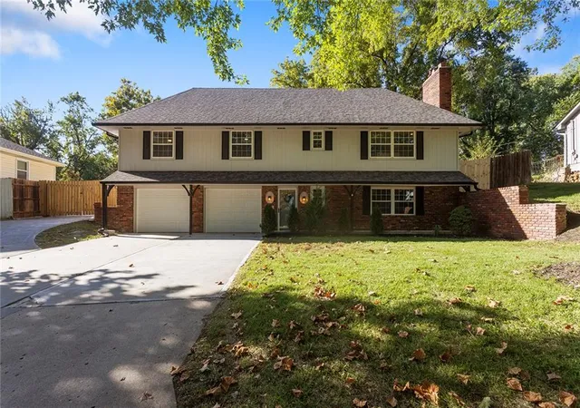Photo 2 of Single family home for sale at 1001 Ne 46th Terrace, Kansas City, MO 64116 | MLS# 2647268 | Listing updated on 2026-10-19