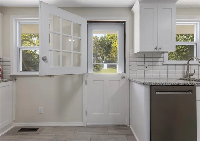 Photo 4 of Single family home for sale at 1001 NE 46th Terrace, Kansas City, MO 64116 | MLS# 2647268 | Listing updated on 2026-10-19