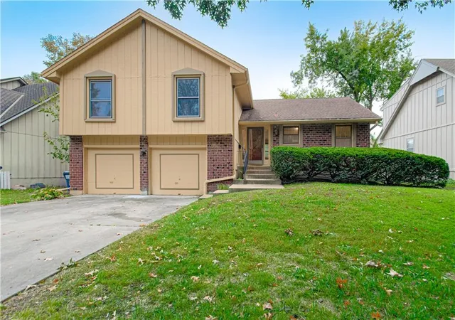 Photo 1 of Sale Pending at 9835 W 101st Street, Overland Park, KS 66212 | MLS# 2647271 | Listing updated on 2026-10-19