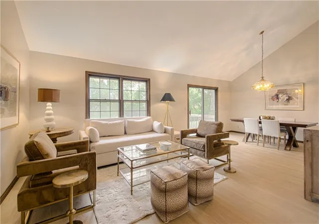 Photo 3 of Sale Pending at 9835 W 101st Street, Overland Park, KS 66212 | MLS# 2647271 | Listing updated on 2026-10-19