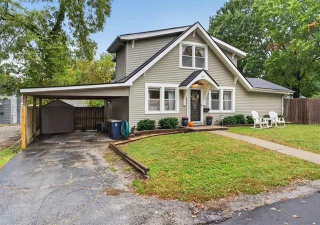 Photo 3 of Sale Pending at 7827 Main St, Kansas City, MO 64114 | MLS# 2647277 | Listing updated on 2026-10-18