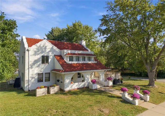 Photo 1 of Single family home for sale at 2202 Everett Ave, Kansas City, KS 66102 | MLS# 2647279 | Listing updated on 2026-10-19