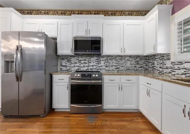 Photo 4 of Single family home for sale at 12133 S Valley Rd, Olathe, KS 66061 | MLS# 2647280 | Listing updated on 2026-10-15