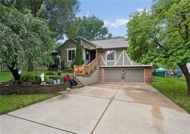 Photo 1 of Single family home for sale at 7314 Olive St, Kansas City, MO 64118 | MLS# 2647296 | Listing updated on 2026-10-18