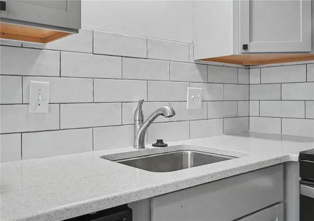 Photo 3 of Townhouse for sale at 9734 Hadley Dr, Overland Park, KS 66212 | MLS# 2647304 | Listing updated on 2026-10-20