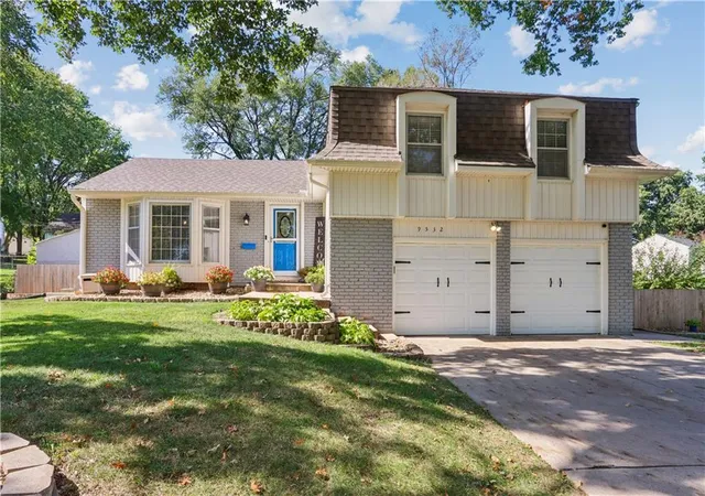Single family home for sale at 9532 Benson St, Overland Park, KS 66212 | MLS# 2647317