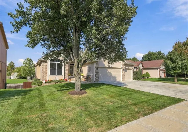 Photo 2 of Single family home for sale at 11226 N Belleview Ave, Kansas City, MO 64155 | MLS# 2647318 | Listing updated on 2026-10-29