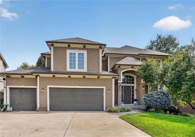 Photo 3 of Single family home for sale at 4425 Silverheel St, Shawnee, KS 66226 | MLS# 2647321 | Listing updated on 2026-10-18