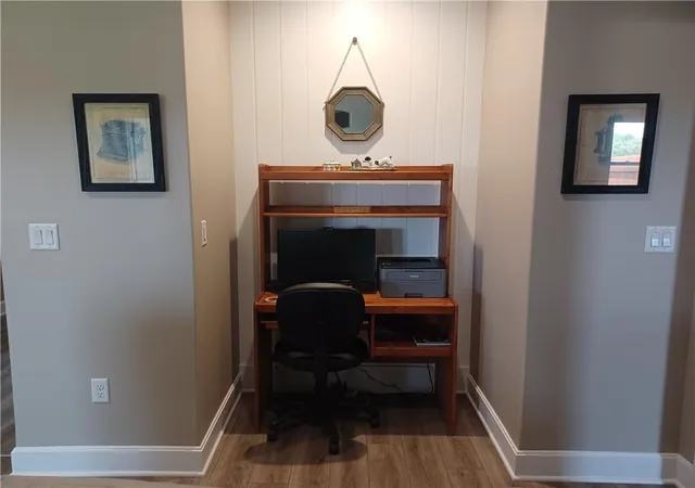 Photo 4 of Single family home for sale at 916 Cedar Ct, Paola, KS 66071 | MLS# 2647331 | Listing updated on 2026-10-17