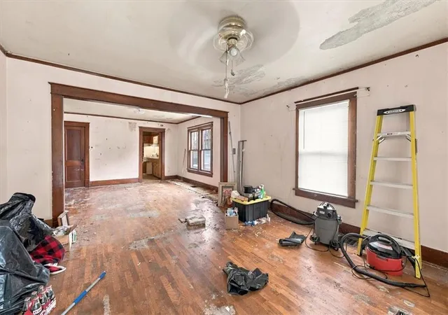 Photo 4 of Single family home for sale at 925 Pottawatomie St, Leavenworth, KS 66048 | MLS# 2647333 | Listing updated on 2026-10-16