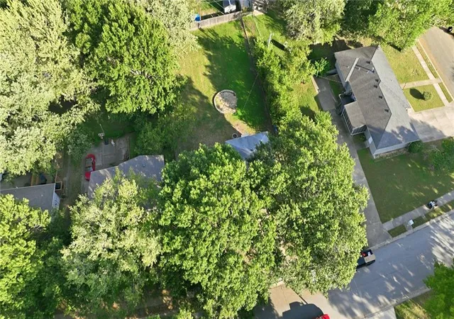 Photo 4 of Single family home for sale at 1305 Madison St, Lees Summit, MO 64081 | MLS# 2647334 | Listing updated on 2026-10-19