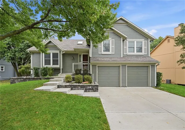 Photo 1 of Sale Pending at 15762 Horton St, Overland Park, KS 66223 | MLS# 2647335 | Listing updated on 2026-10-19