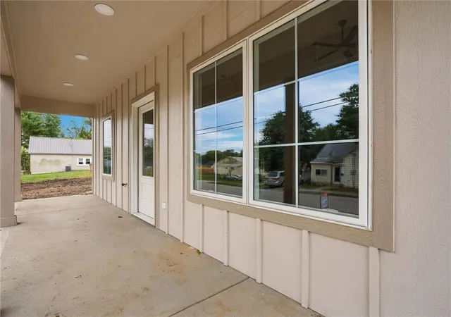 Photo 3 of Single family home for sale at 552 S Whitmer St, Richmond, MO 64085 | MLS# 2647342 | Listing updated on 2026-10-19
