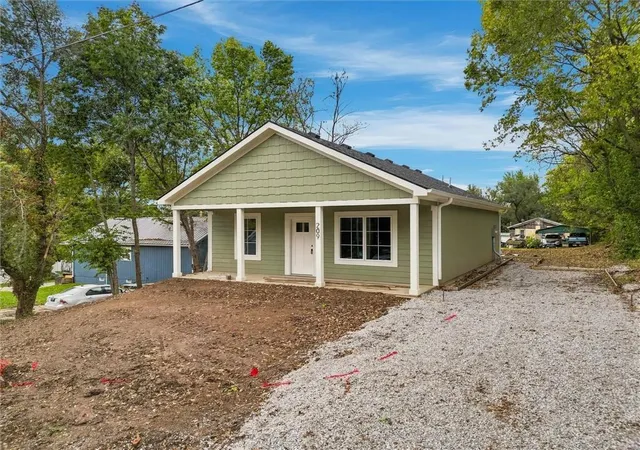 Photo 3 of Single family home for sale at 209 Church St, Richmond, MO 64085 | MLS# 2647346 | Listing updated on 2026-10-19
