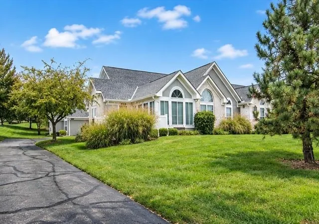 Photo 2 of Single family home for sale at 7101 Meadowsweet Ln, Shawnee, KS 66227 | MLS# 2647347 | Listing updated on 2026-10-22