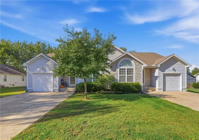 Photo 1 of Multi family home for sale at 10504 06 Maple Ave, Peculiar, MO 64078 | MLS# 2647354 | Listing updated on 2026-10-22