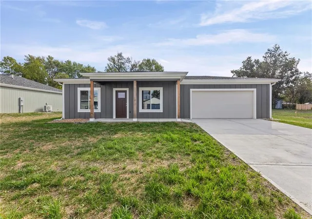 Photo 1 of Single family home for sale at 919 5th Street Ter, Osawatomie, KS 66064 | MLS# 2647360 | Listing updated on 2026-10-20