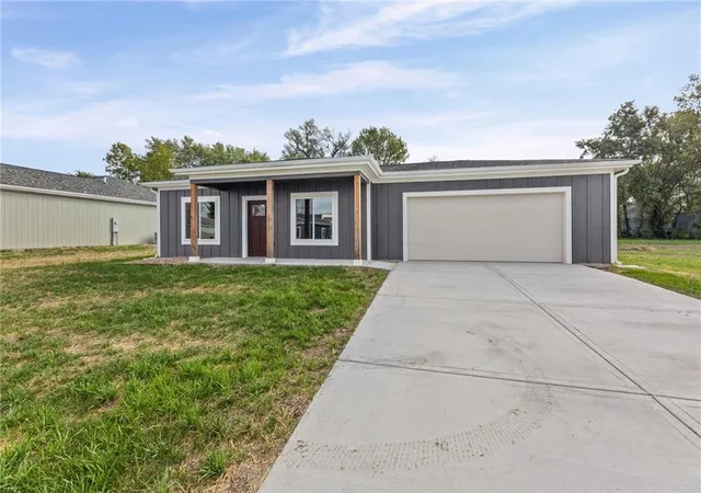 Photo 2 of Single family home for sale at 919 5th Street Ter, Osawatomie, KS 66064 | MLS# 2647360 | Listing updated on 2026-10-20
