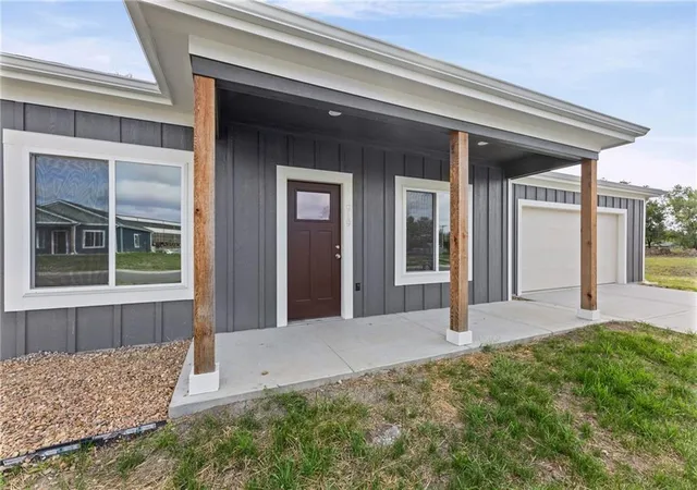 Photo 3 of Single family home for sale at 919 5th Street Ter, Osawatomie, KS 66064 | MLS# 2647360 | Listing updated on 2026-10-20