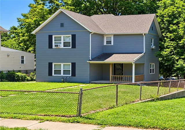 Multi family home for sale at 300 Jackson Ave, Kansas City, MO 64124 | MLS# 2647364