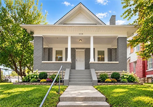 Single family home for sale at 3238 Wabash Ave, Kansas City, MO 64109 | MLS# 2647365