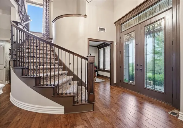 Photo 2 of Single family home for sale at 320 NW Thoreau Cir, Lees Summit, MO 64081 | MLS# 2647379 | Listing updated on 2026-10-24