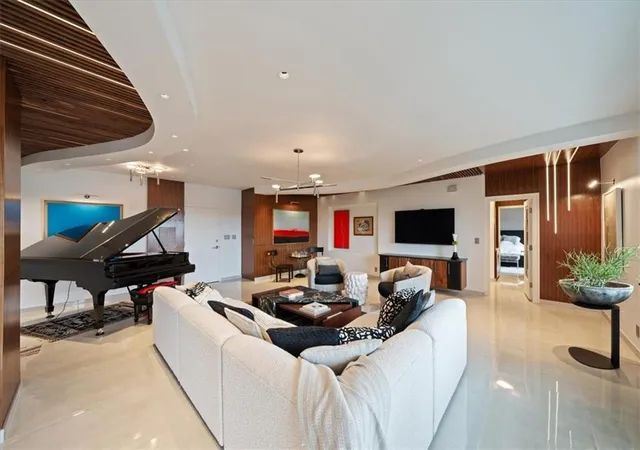 Photo 2 of Condo for sale at 121 W 48th Street #1401, Kansas City, MO 64112 | MLS# 2647384 | Listing updated on 2026-10-16