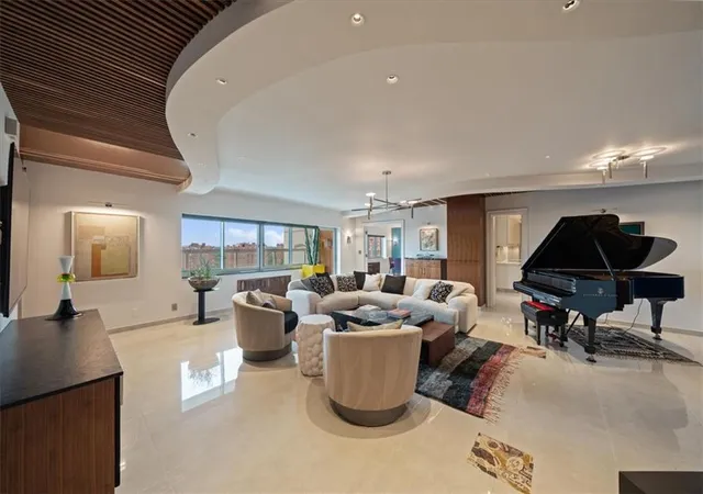 Photo 3 of Condo for sale at 121 W 48th Street #1401, Kansas City, MO 64112 | MLS# 2647384 | Listing updated on 2026-10-16