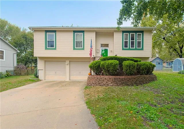Photo 3 of Single family home for sale at 612 E 3rd Street, Edgerton, KS 66021 | MLS# 2647391 | Listing updated on 2026-10-22