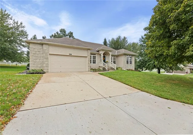 Photo 2 of Single family home for sale at 29483 Masters Ct, Louisburg, KS 66053 | MLS# 2647395 | Listing updated on 2026-10-16