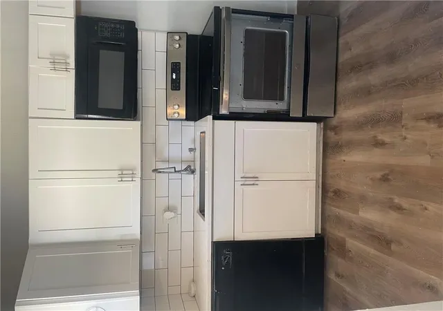 Photo 3 of Single family home for sale at 2107 E 77th Terrace, Kansas City, MO 64132 | MLS# 2647399 | Listing updated on 2026-10-19