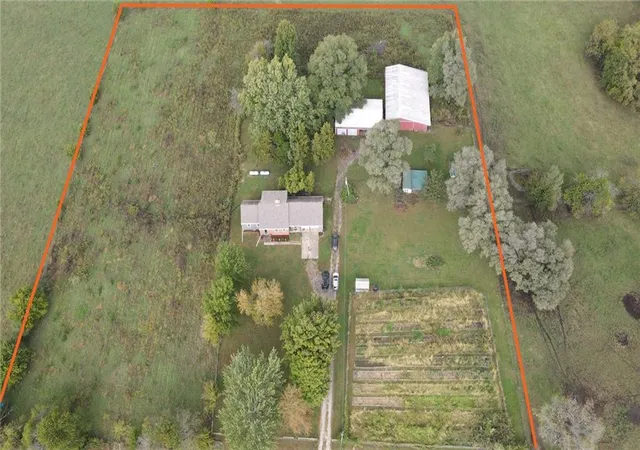 Photo 4 of Single family home for sale at 9700 W 319th Street, Louisburg, KS 66053 | MLS# 2647403 | Listing updated on 2026-10-17
