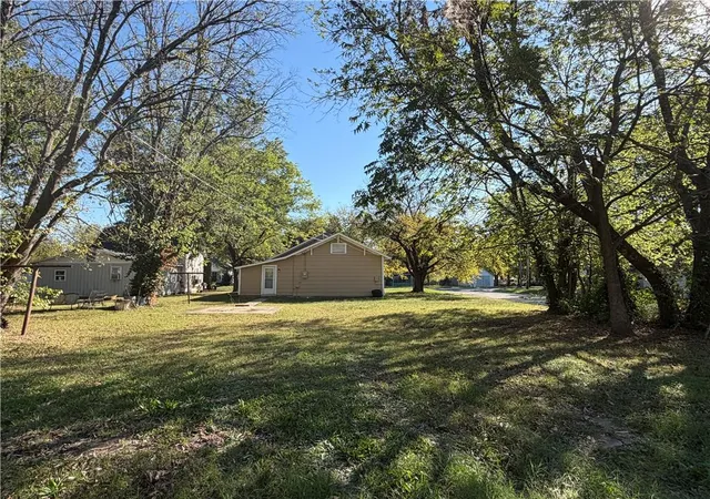 Photo 1 of Single family home for sale at 301 E 6th Street, Caney, KS 67333 | MLS# 2647406 | Listing updated on 2026-10-22