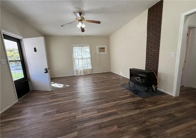 Photo 3 of Single family home for sale at 301 E 6th Street, Caney, KS 67333 | MLS# 2647406 | Listing updated on 2026-10-22