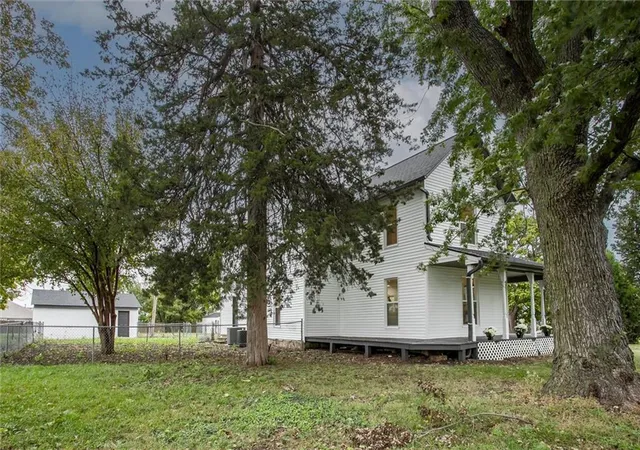 Photo 3 of Single family home for sale at 24050 W 55th Street, Shawnee, KS 66226 | MLS# 2647420 | Listing updated on 2026-10-22