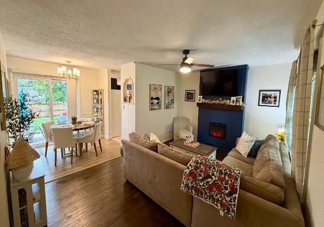 Photo 1 of Single family home for sale at 9410 Palmer Ave, Kansas City, MO 64138 | MLS# 2647424 | Listing updated on 2026-10-19